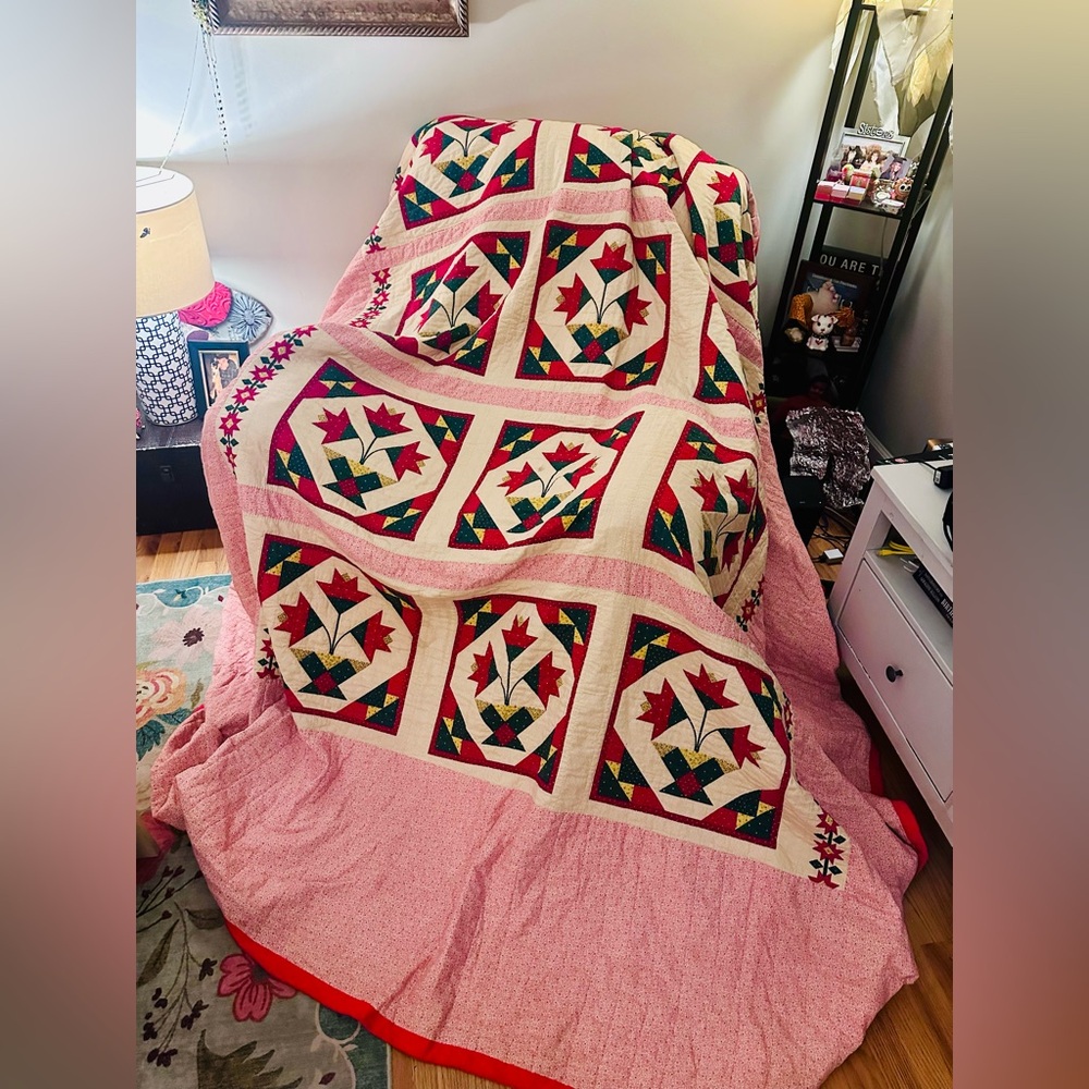 Vintage 1970s Handmade Tulip Quilt Queen/King 8x8 Hand-Quilted, Wamsutta Fabrics